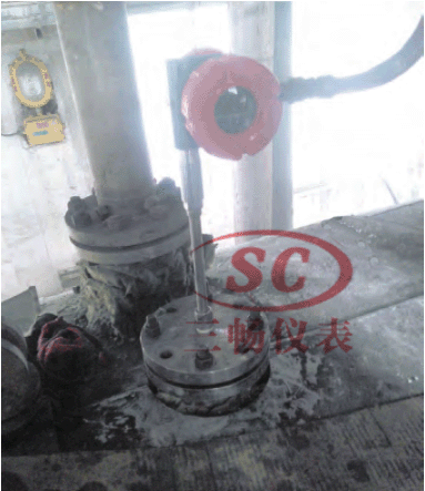 磁致伸縮液位計(jì)成品大罐油庫(kù)安裝現(xiàn)場(chǎng)